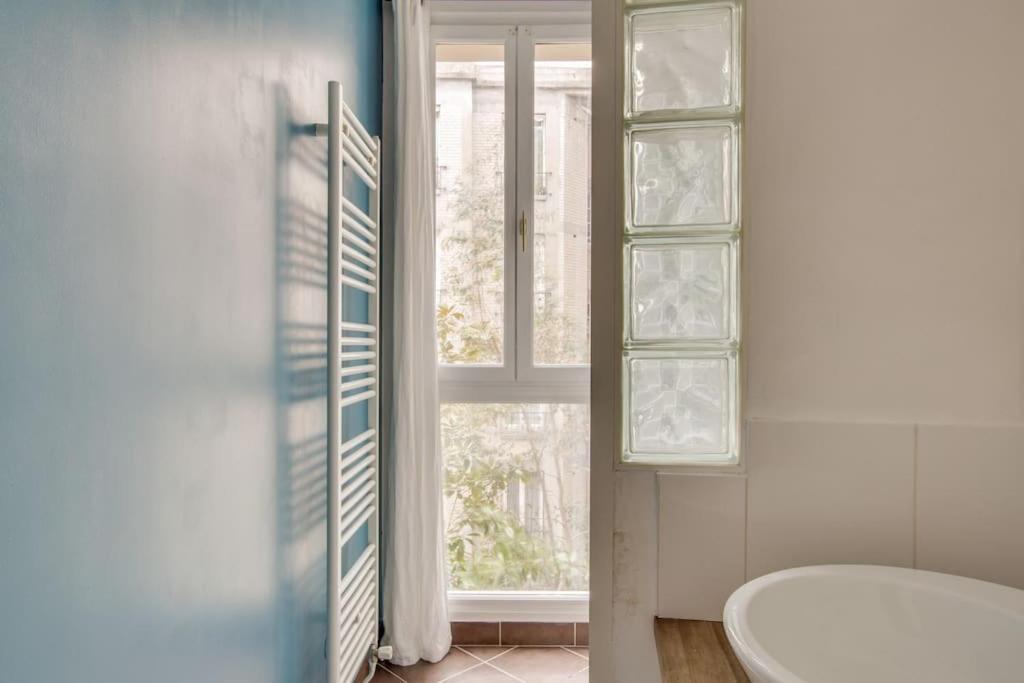 Apartment Elegance And Charm At Leandre Paris